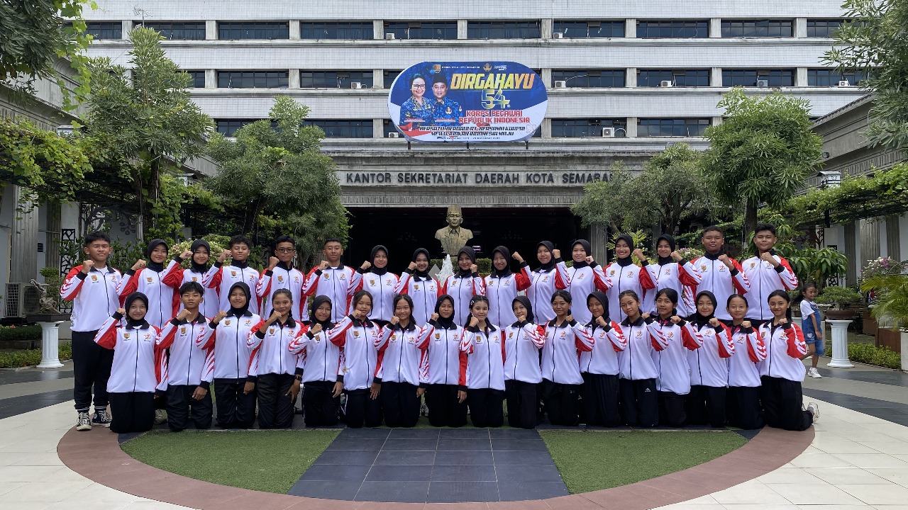 Partisipasi Seragam Paskibra untuk SMP 18 Semarang pada LOBB pada Festival Olahraga Daerah Provinsi Jawa Tengah (FORDA JATENG) Tahun 2025