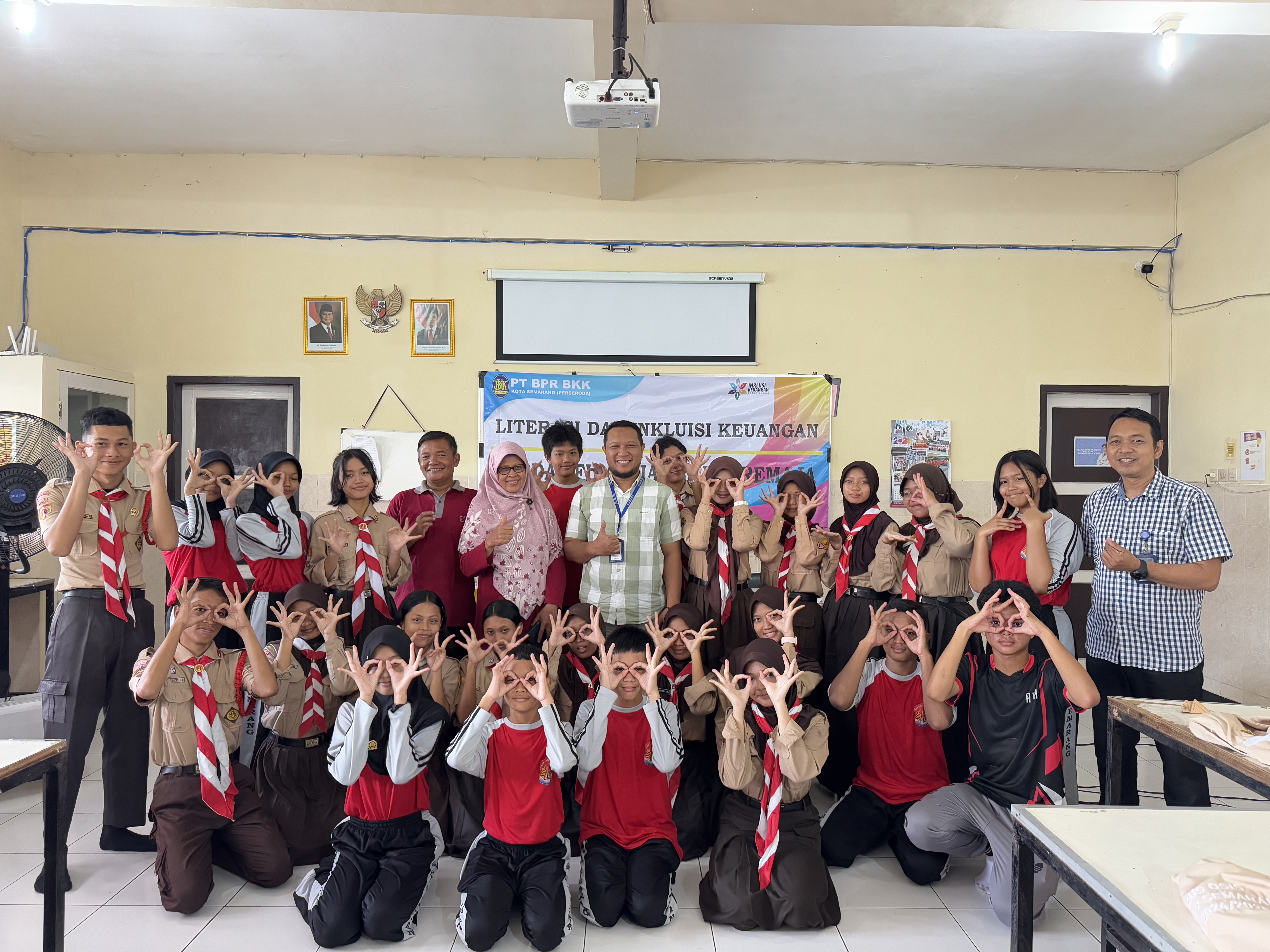 Literasi Edukasi SMP N 9 Semarang